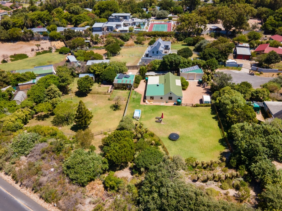 To Let 4 Bedroom Property for Rent in Crofters Valley Western Cape